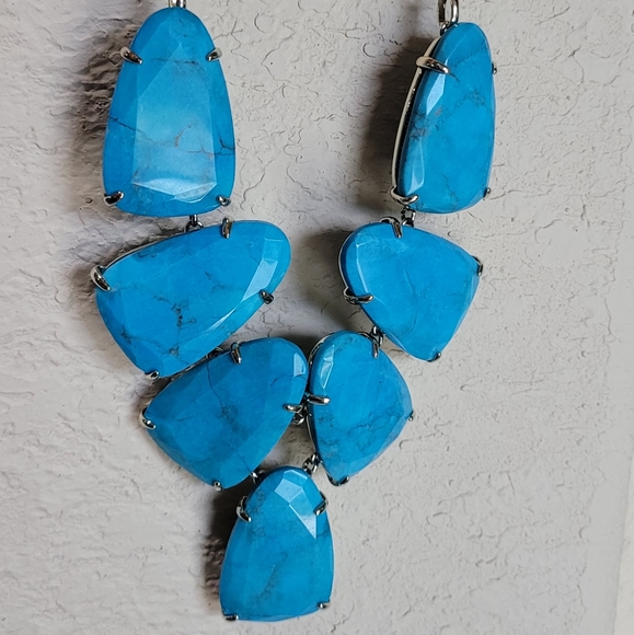 NWT Kendra Scott Blue Gold Statement Necklace - Picture 5 of 9